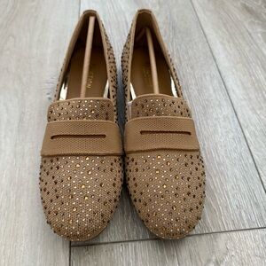 Kenneth Cole Reaction Tan Loafers with Rhinestone Detailing size 8